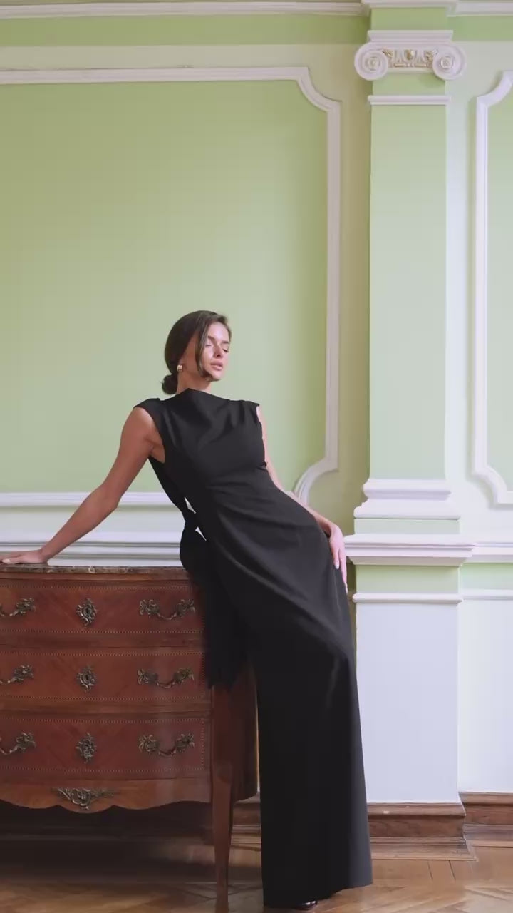 Tailored Dress in Premium Twill with Elegant Silhouette