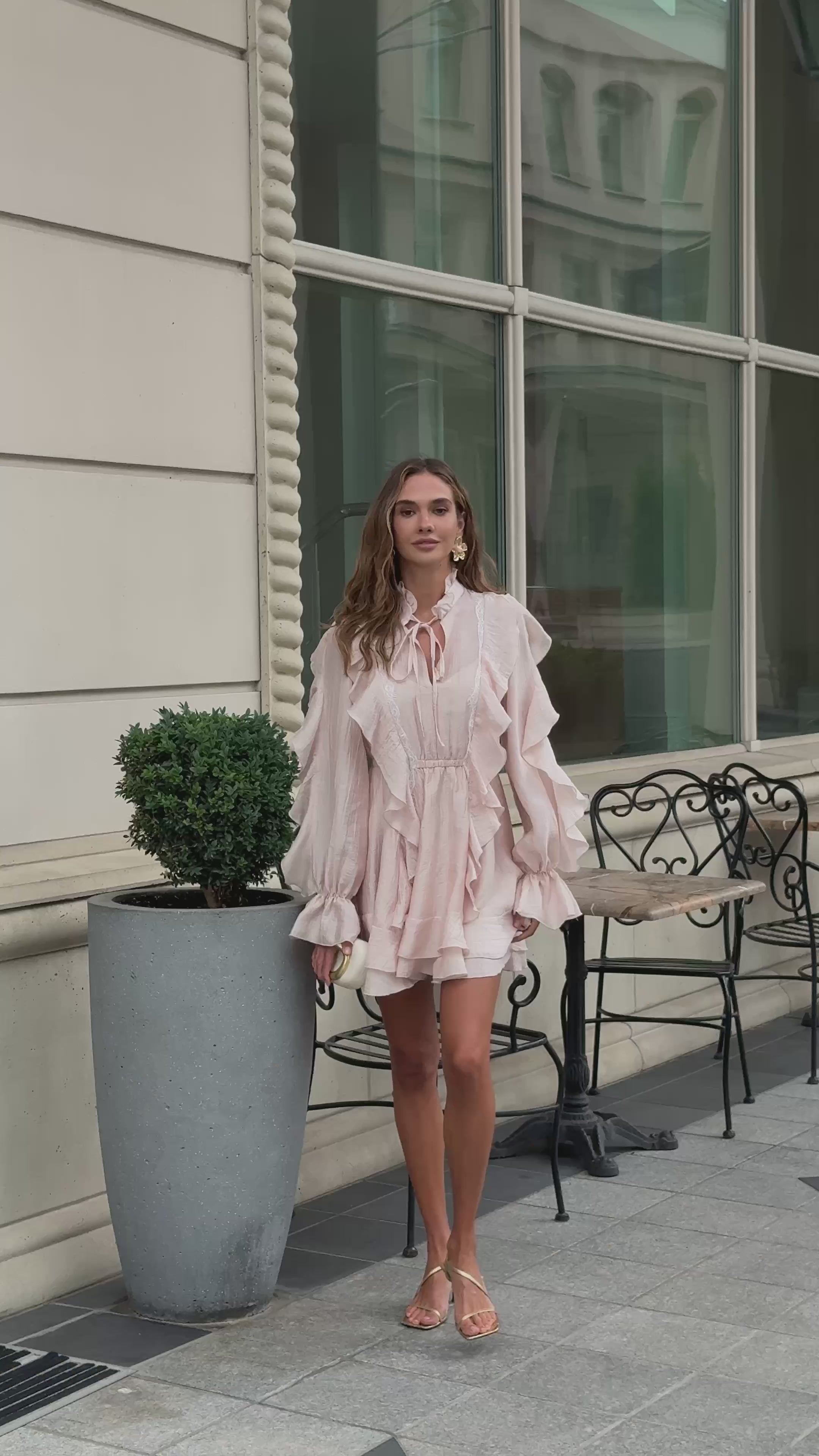 Dress “Mimi” – Timeless Elegance in Delicate Lace